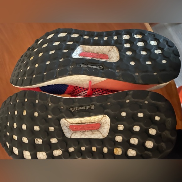 Adidas Ultra Boost running shoes - Picture 4 of 4